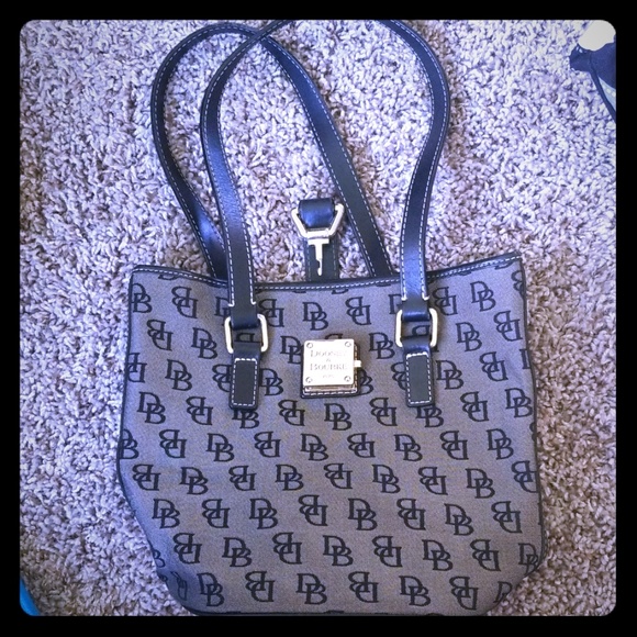 Dooney & Bourke Handbags - Purse